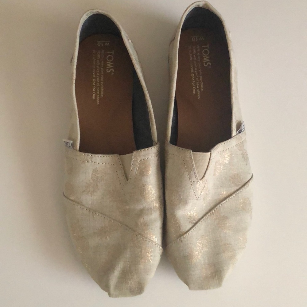 TOMS pineapple embellished flats